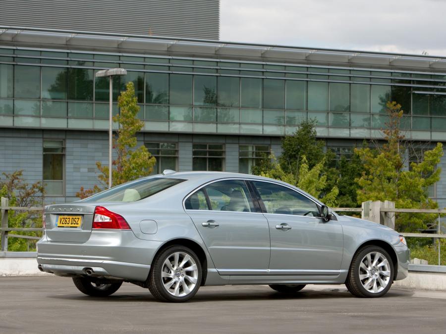  Volvo S80 2013 года  (UK) (фото 7 из 12)